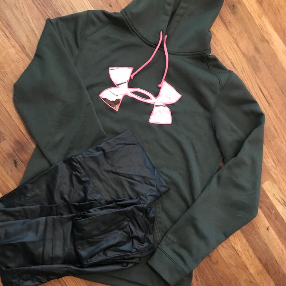🌼Under Armour Pink Camo Hoodie🌼